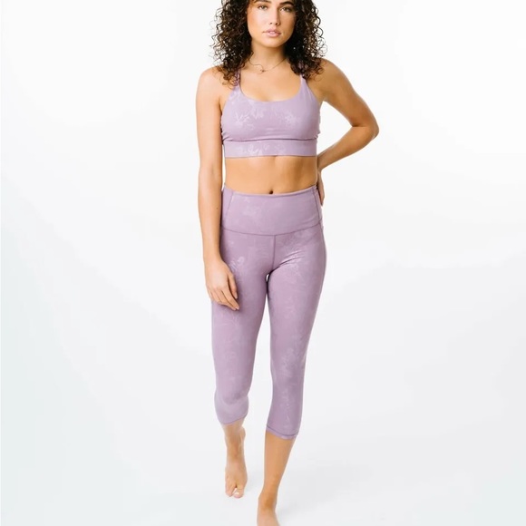 ZYIA Light Lilac Floral Double Strap Bra(L) & matching Pocket Hi-Rise Capri(12)) - Picture 5 of 10